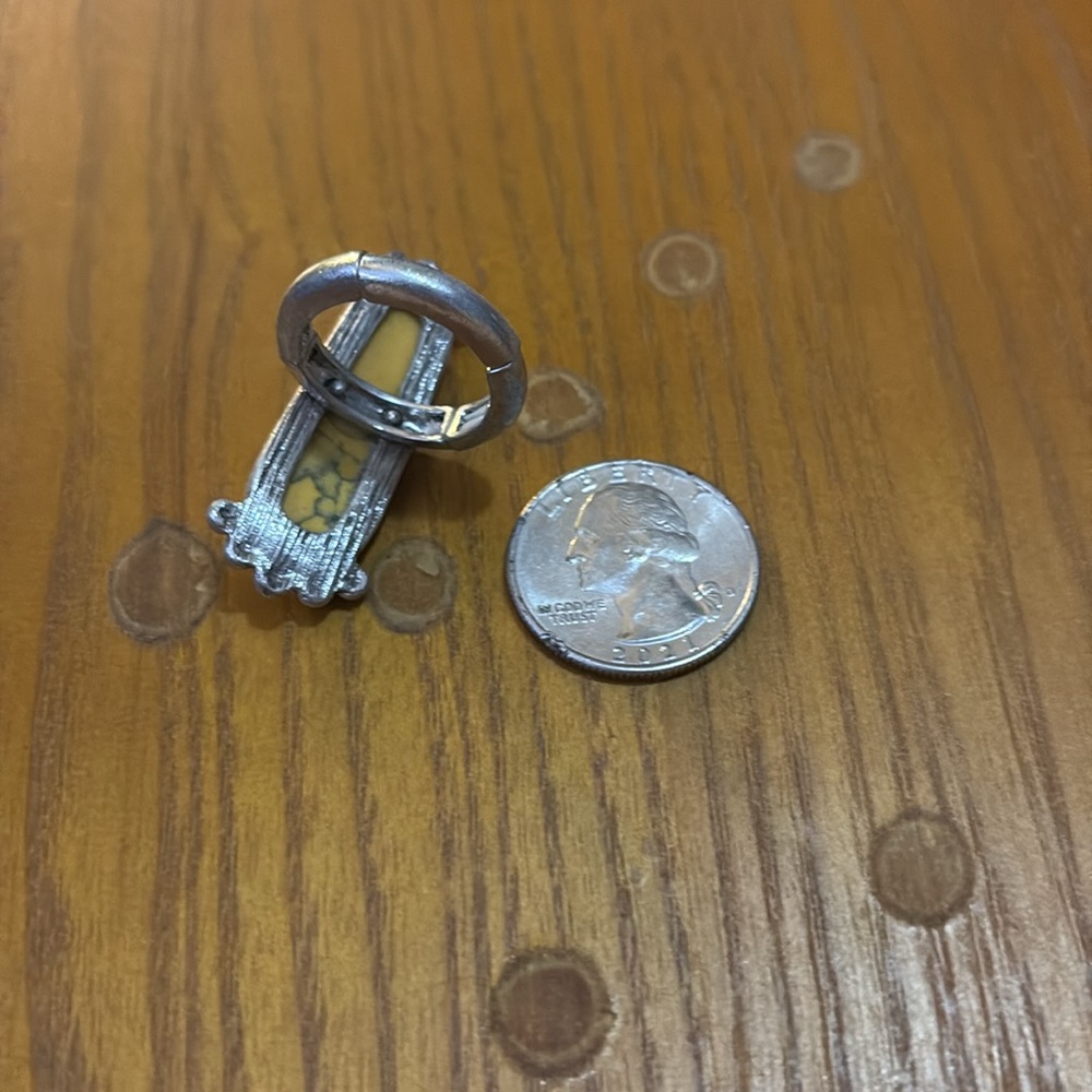 Yellow adjustable ring - Picture 2 of 2
